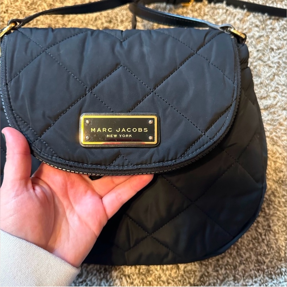 ✨Authentic Marc Jacobs Women's Quilted Pouch Messenger Bag✨ - Picture 4 of 7